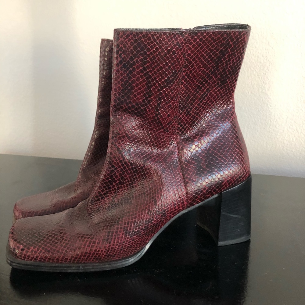 Vintage Nine West snakeskin ankle boot